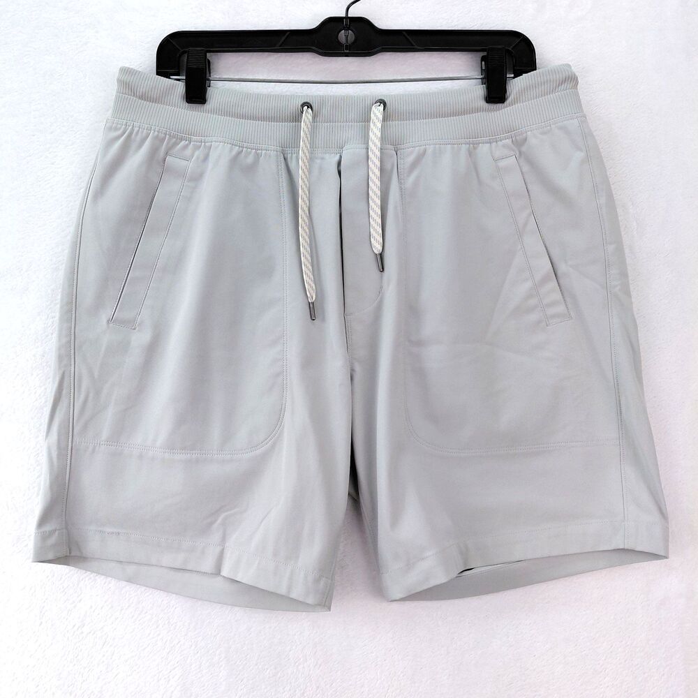 Vuori Meta Easy Shorts Mens Size Large Light Gray Performance Golf Elastic Waist
